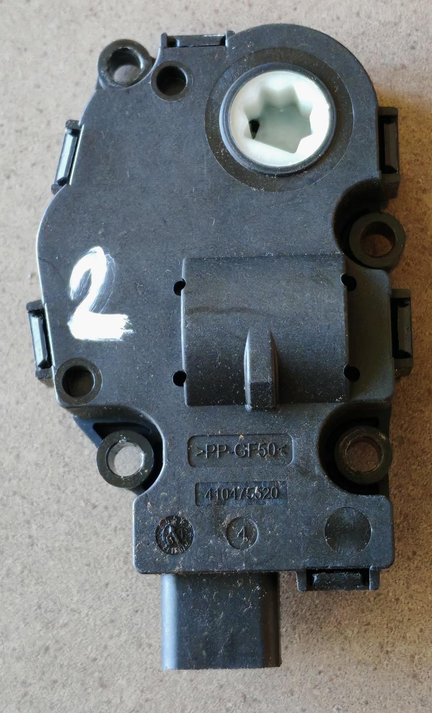 моторчик заслонки печки BMW 3 серия E90/E91/E92/E93 E90 2007, 2.0 л., N46B20BX, бензин, 6МКПП, sparkling graphite, седан, 410475520 - фото №1